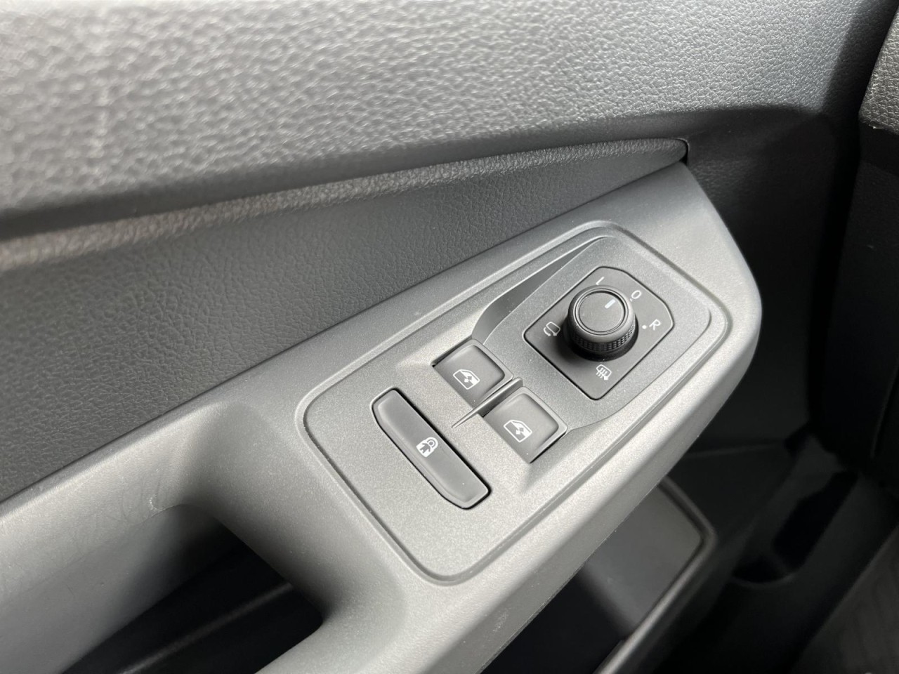 Caddy Kombi KR 2,0 TDI (Navi+RearView+Sitzhzg.)