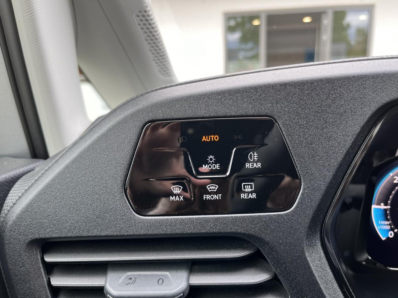 Caddy Kombi KR 2,0 TDI (Navi+RearView+Sitzhzg.)