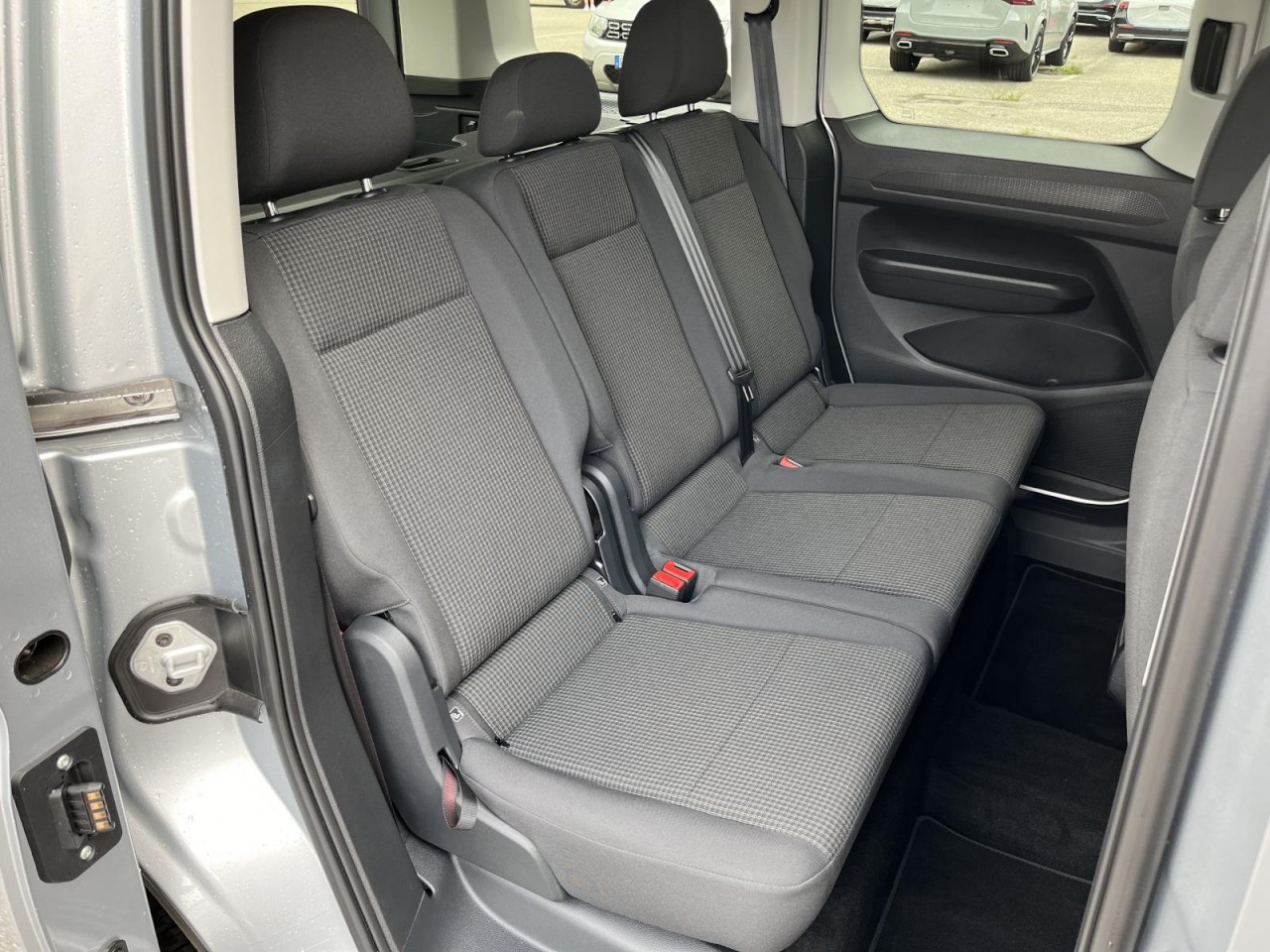 Caddy Kombi KR 2,0 TDI (Navi+RearView+Sitzhzg.)