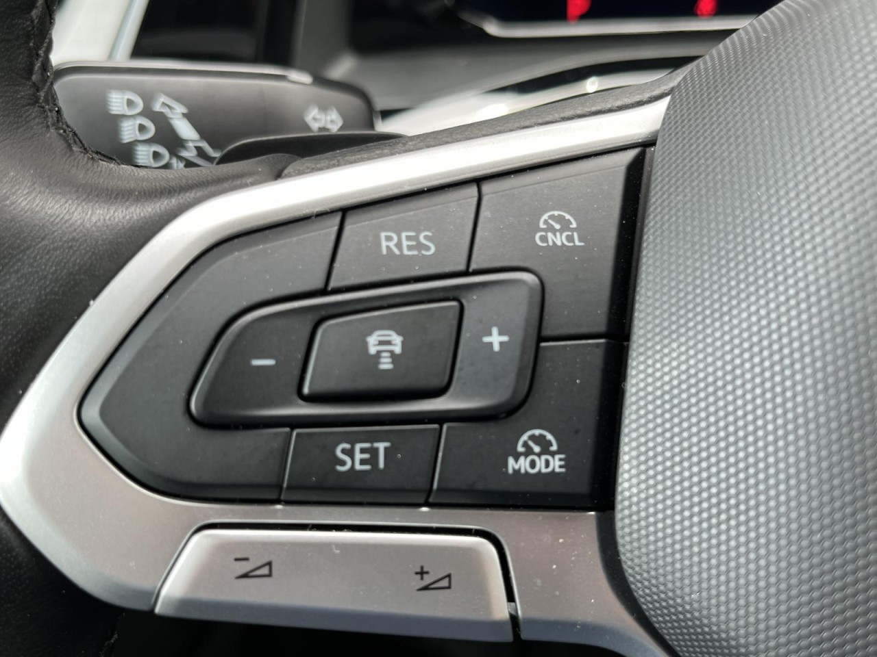 Multivan T7 Life lang 2,0 TDI DSG (7-Sitzer+RearView+ACC)