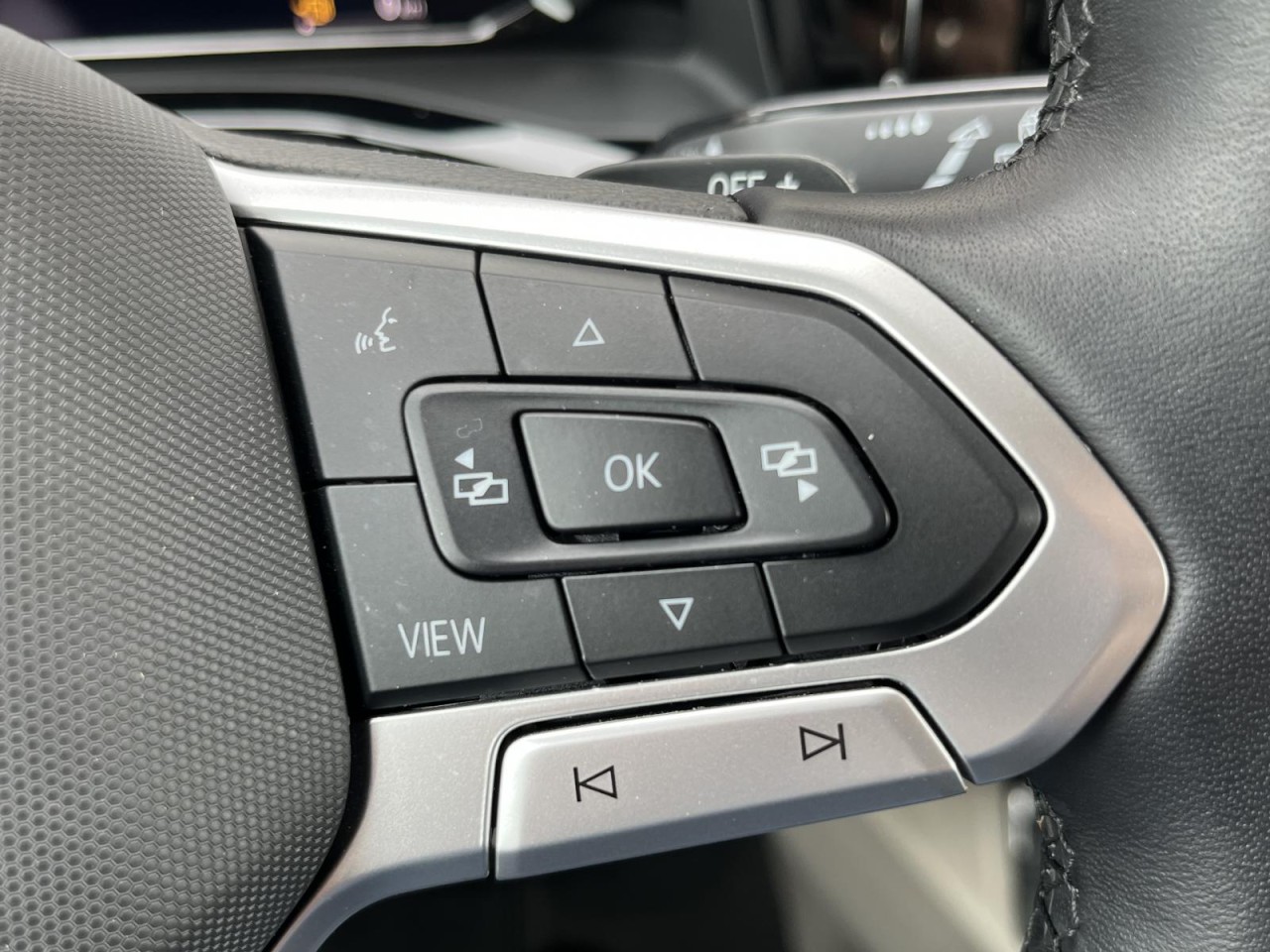 Multivan T7 Life lang 2,0 TDI DSG (7-Sitzer+RearView+ACC)
