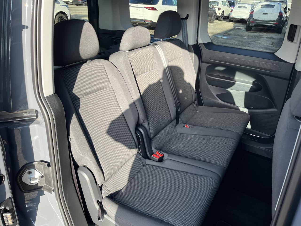 Caddy Basis 2,0 TDI (RearView+Sitzhzg.+Klima)