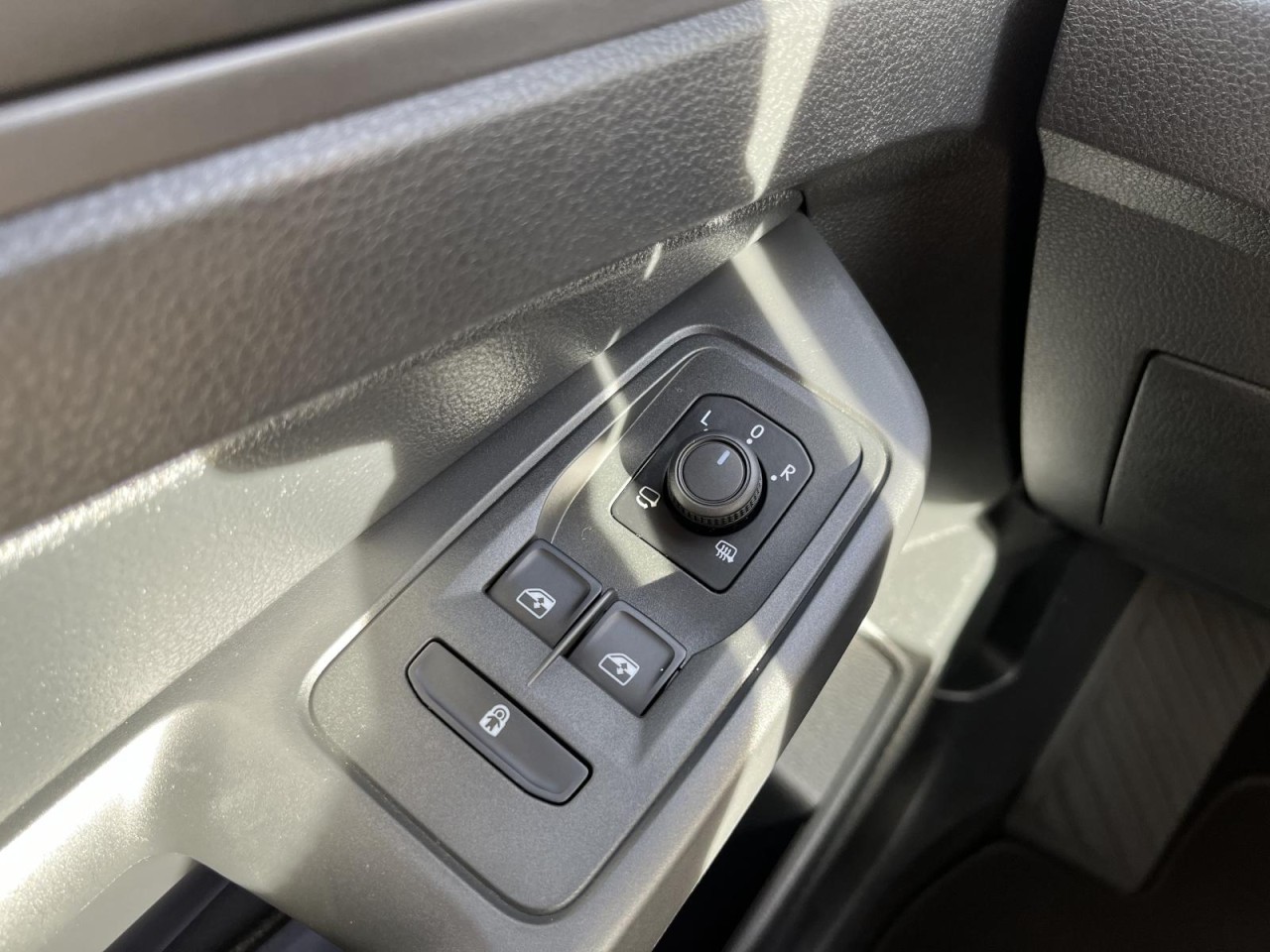 Caddy Kombi 2,0 TDI (Navi+RearView+Sitzhzg.)