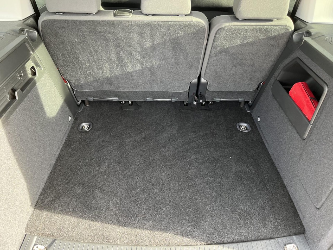 Caddy Kombi 2,0 TDI (Navi+RearView+Sitzhzg.)