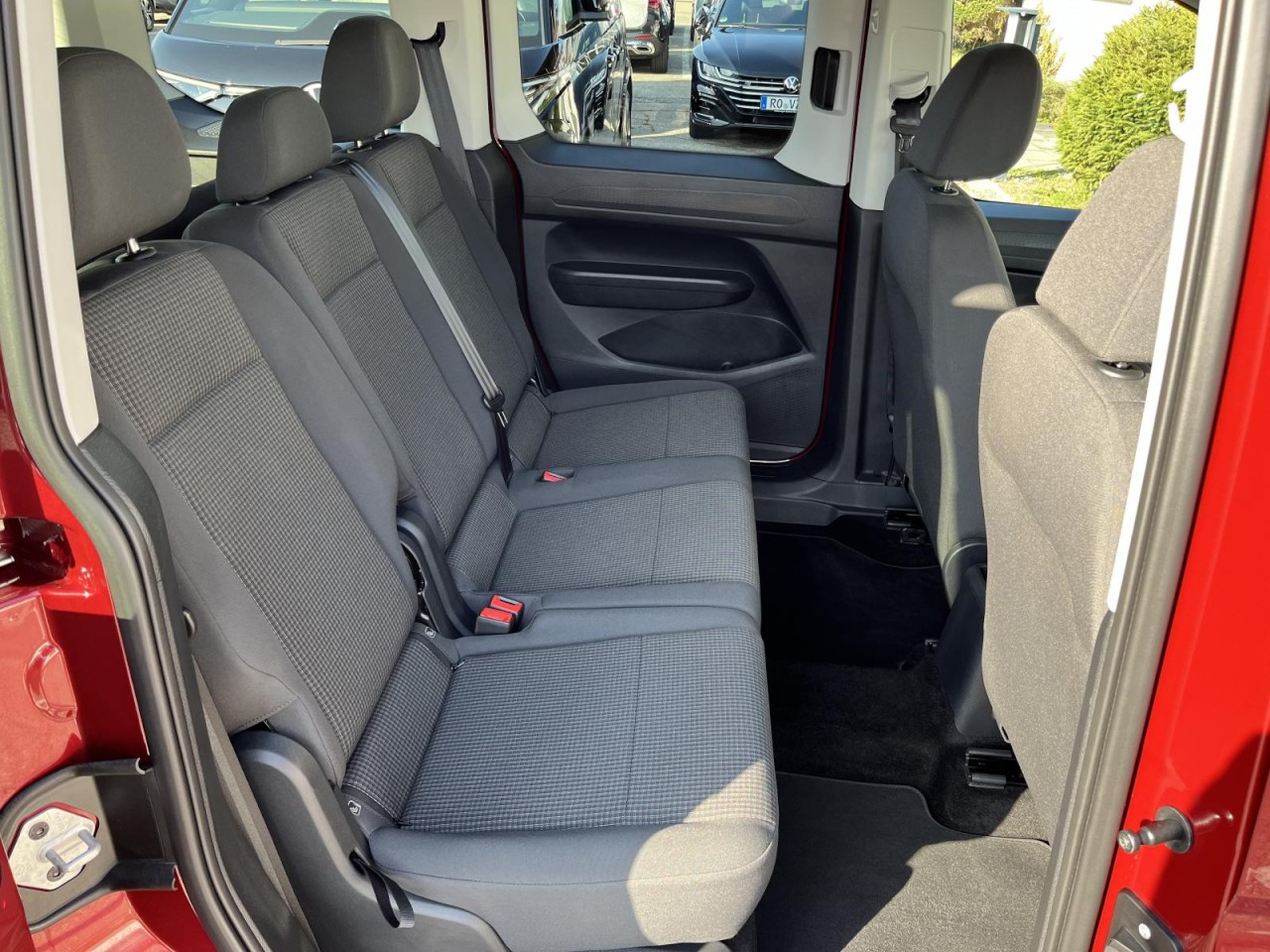 Caddy 2,0 TDI (RearView+AHK+Navi) Klima