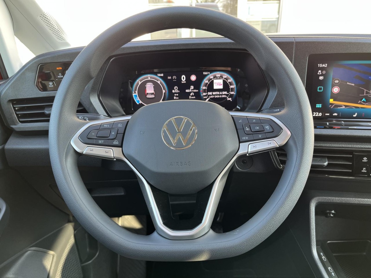 Caddy 2,0 TDI (RearView+AHK+Navi) Klima