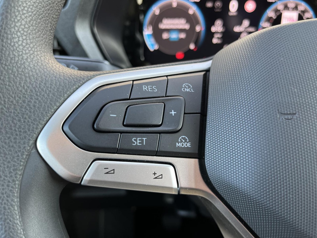 Caddy 2,0 TDI (RearView+AHK+Navi) Klima