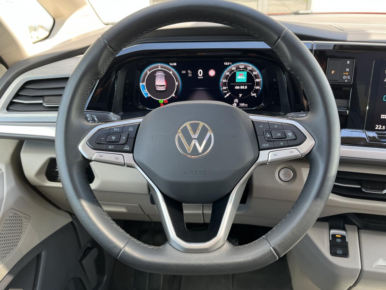 Multivan T7 Life KÜ 2,0 TDI DSG (IQLight+ACC+HarmanKardon)