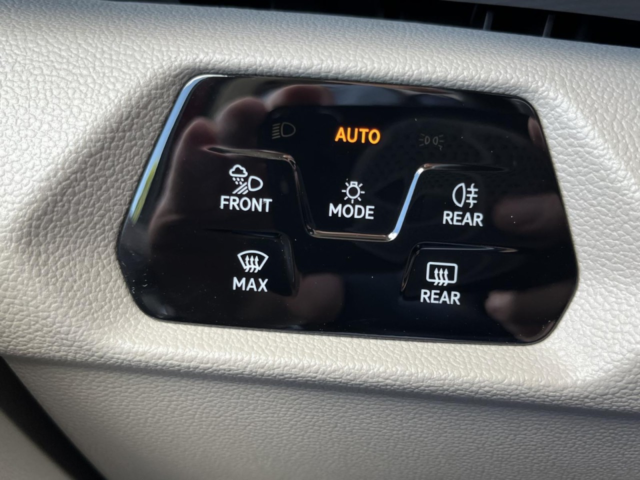 Multivan T7 Life KÜ 2,0 TDI DSG (IQLight+ACC+HarmanKardon)
