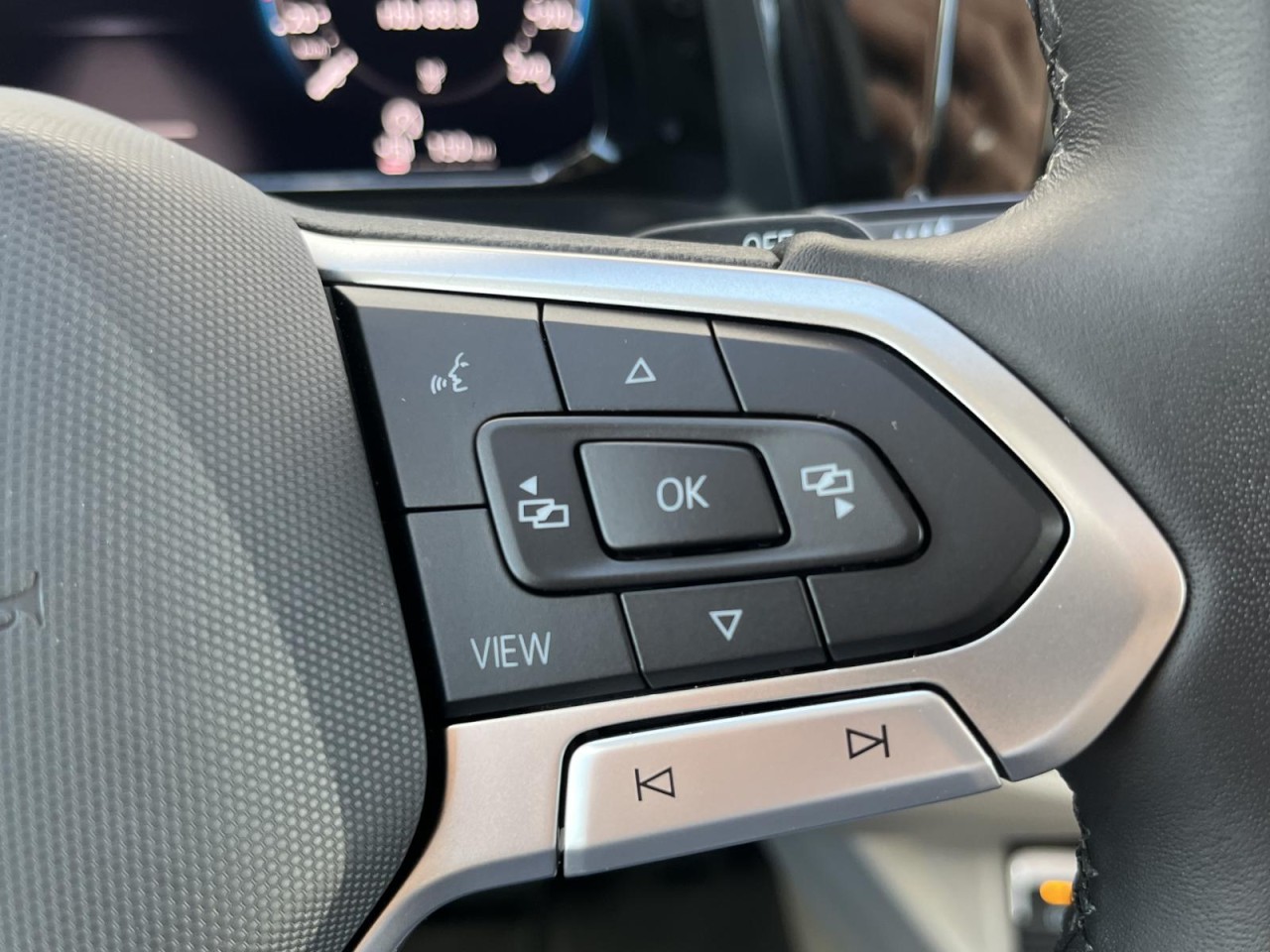 Multivan T7 Life KÜ 2,0 TDI DSG (IQLight+ACC+HarmanKardon)