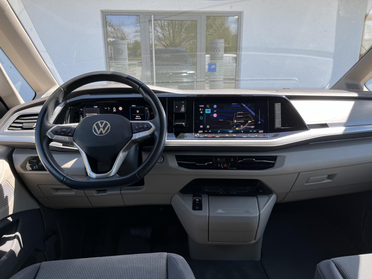 Multivan T7 Life KÜ 2,0 TDI DSG (AHK+RearView+LED)