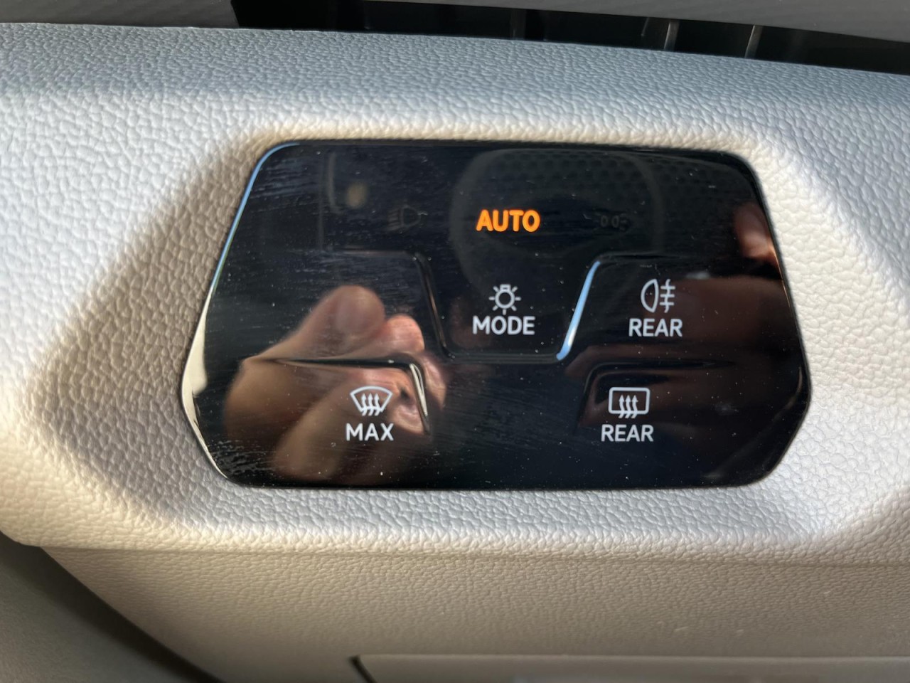 Multivan T7 Life KÜ 2,0 TDI DSG (AHK+RearView+LED)