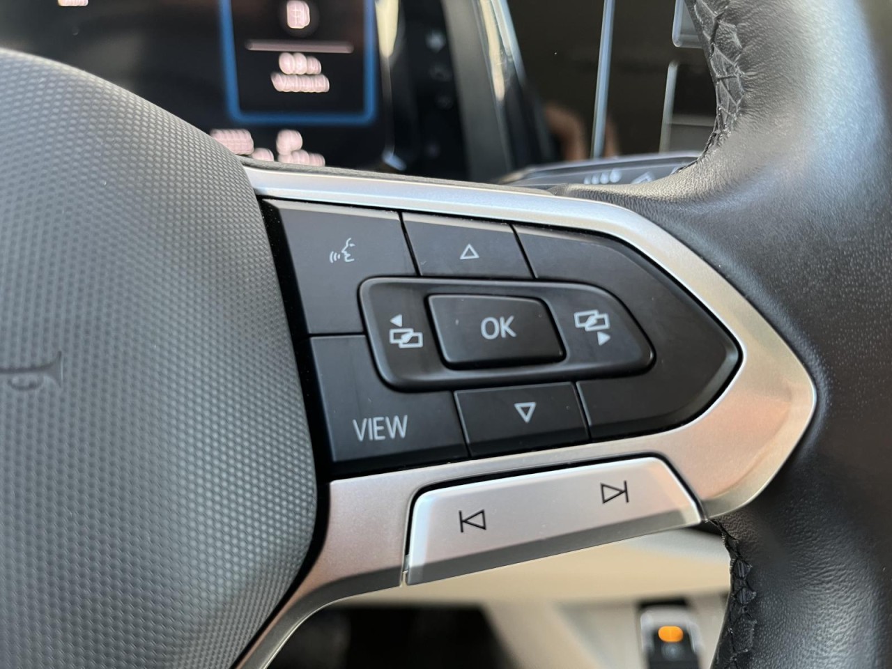 Multivan T7 Life KÜ 2,0 TDI DSG (AHK+RearView+LED)