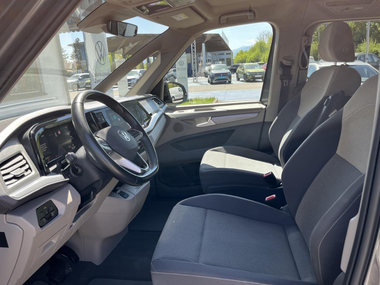 Multivan T7 Life KÜ 2,0 TDI DSG (AHK+RearView+LED)