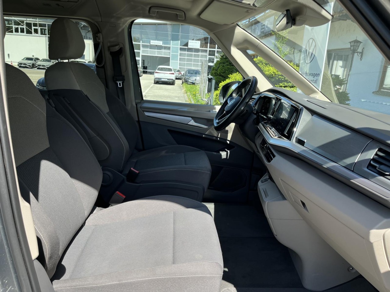 Multivan T7 Life KÜ 2,0 TDI DSG (AHK+RearView+LED)