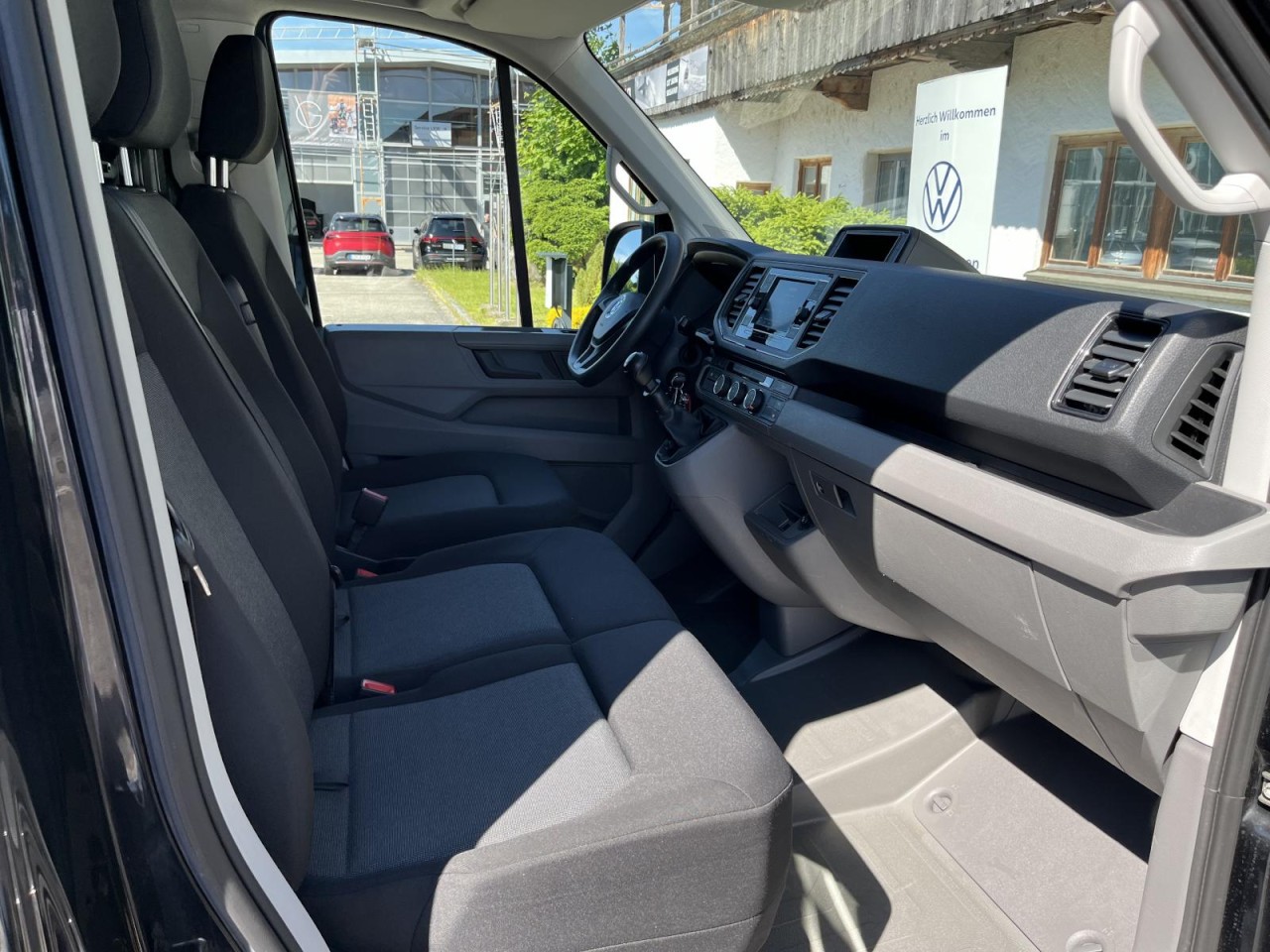Crafter Kasten LR HD 2,0 TDI (Laderampe+AHK+Standhzg.)