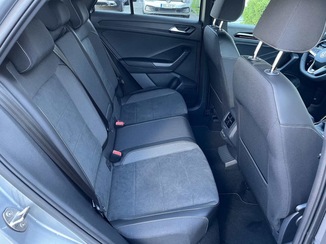 T-Roc 1,5 TSI DSG R-Line (BlackStyle+AHK+RearView)