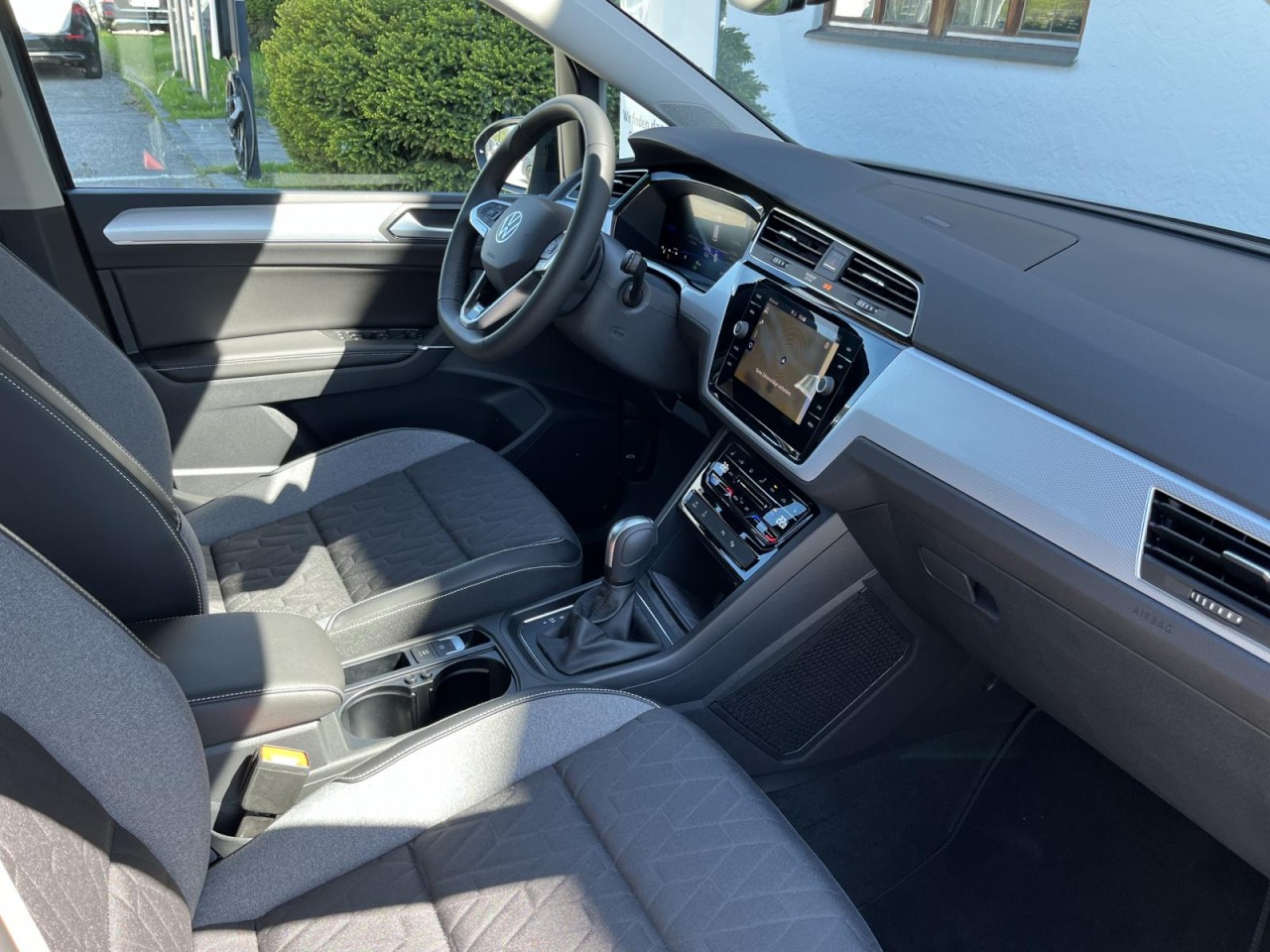 Touran 1,5 TSI Comfortline DSG (IQ.LIGHT+Sitzhzg.+AHK)