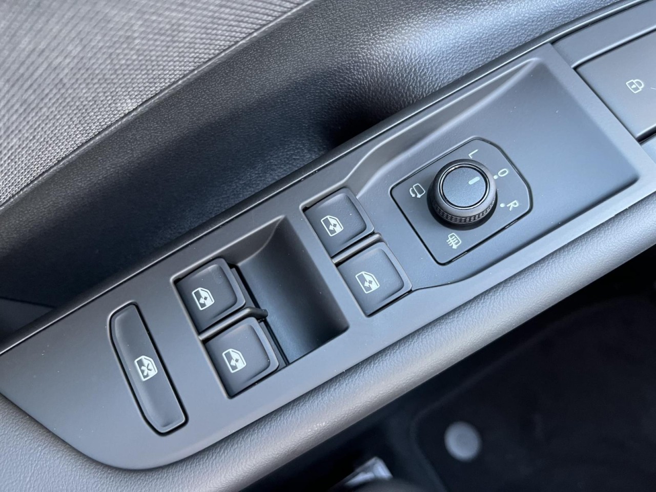 T-Roc 1,5 eTSI DSG Energy (LED+ACC+RearView)