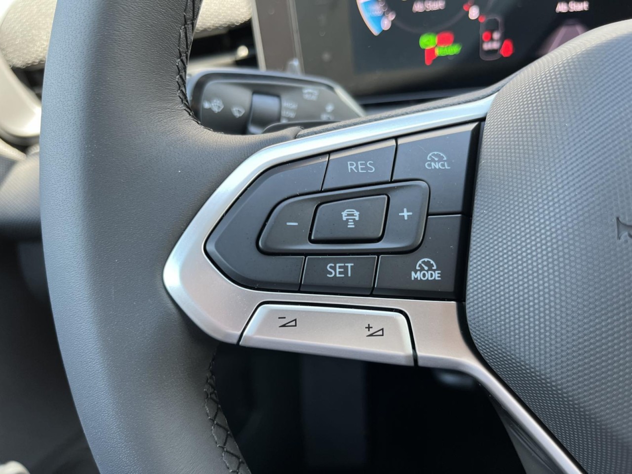 T-Roc 1,5 eTSI DSG Energy (LED+ACC+RearView)