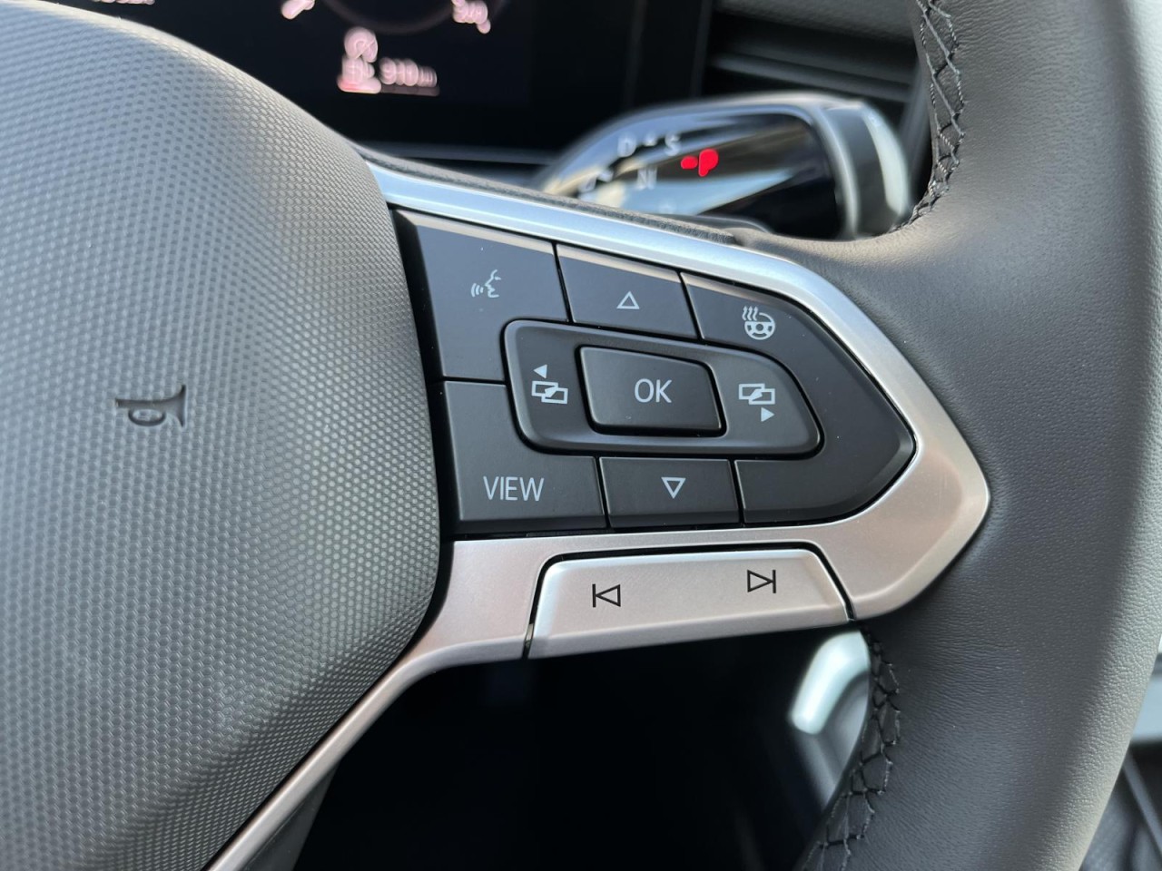 T-Roc 1,5 eTSI DSG Energy (LED+ACC+RearView)