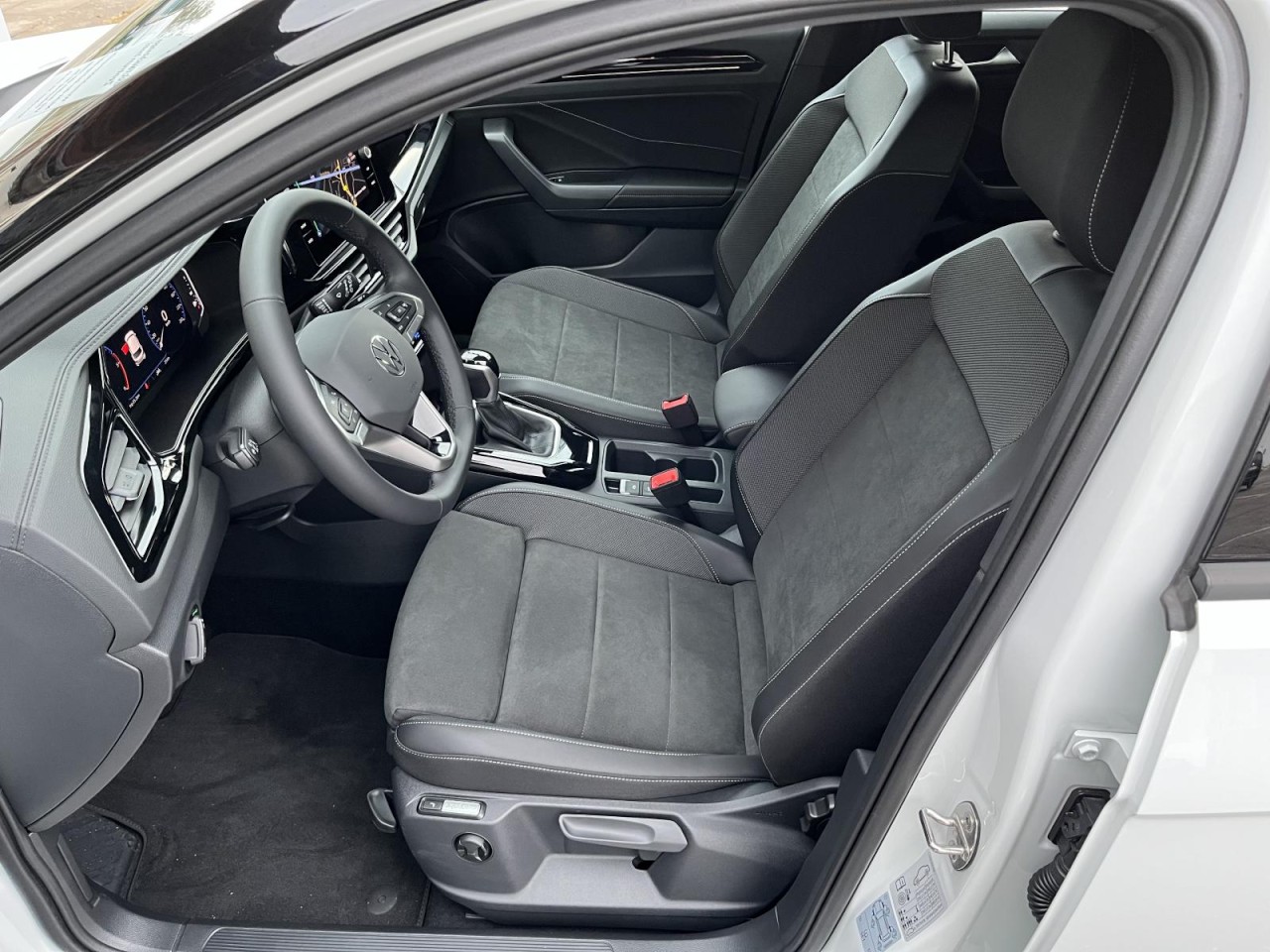 T-Roc 2,0 TDI DSG Style (AHK+RearView+BlackStyle)