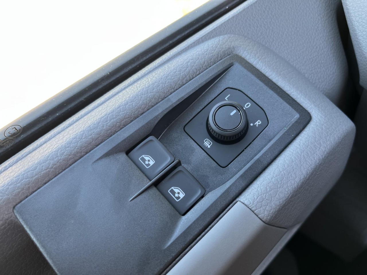 Crafter 35 Kasten 2,0 TDI MR HD(AHK+Klima+RearView)