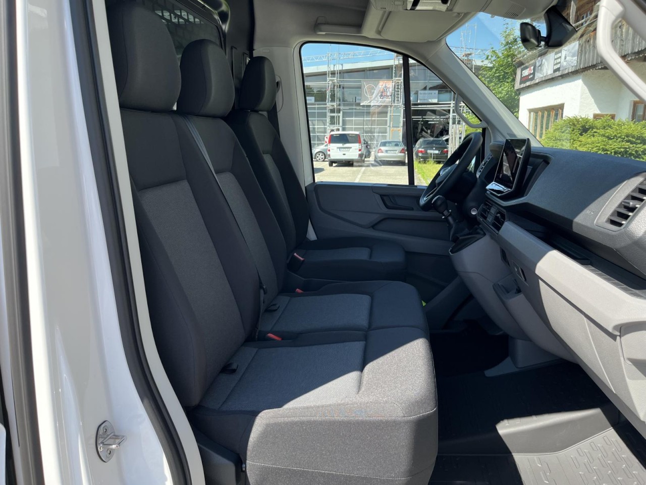 Crafter 35 Kasten 2,0 TDI MR HD(AHK+Klima+RearView)