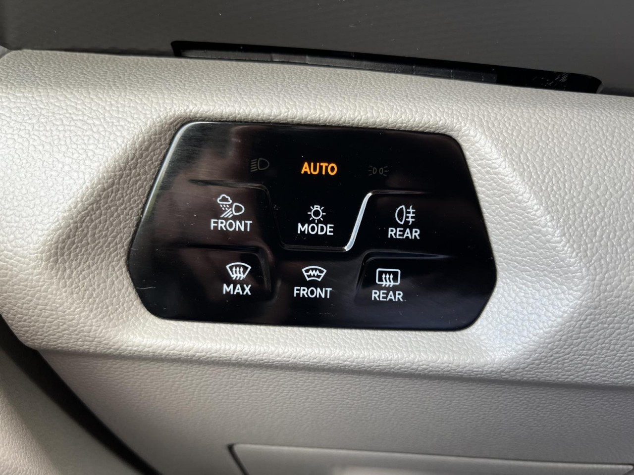 Multivan T7 2,0 TDI DSG Life LÜ (IQLight+Standhzg.)