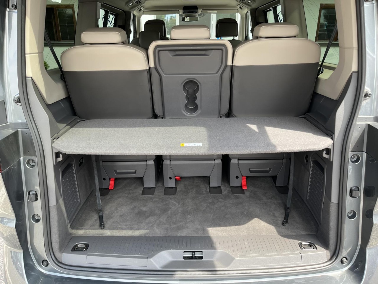 Multivan T7 2,0 TDI DSG Life LÜ (IQLight+Standhzg.)