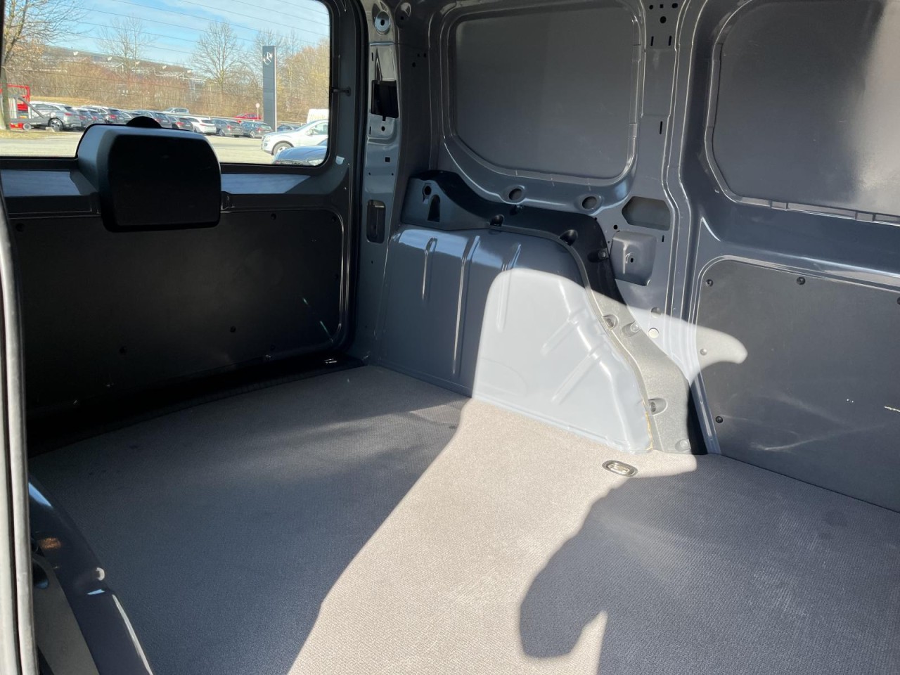 Caddy Cargo 2,0 TDI 4Motion (AHK+RearView+Klima)