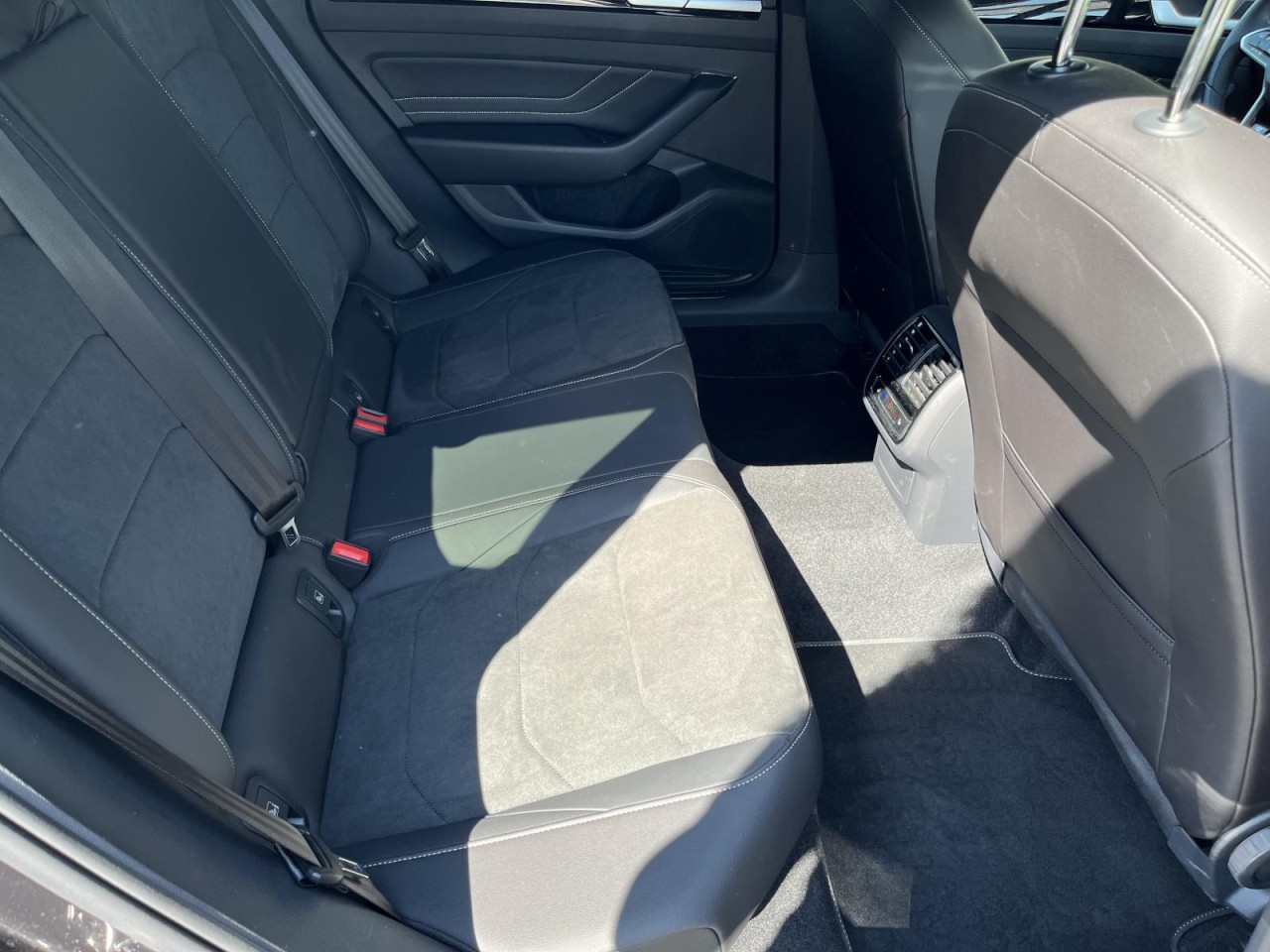 Arteon Shooting Brake 2,0 TDI DSG 4Motion R-Line (AHK+RearView+DCC)