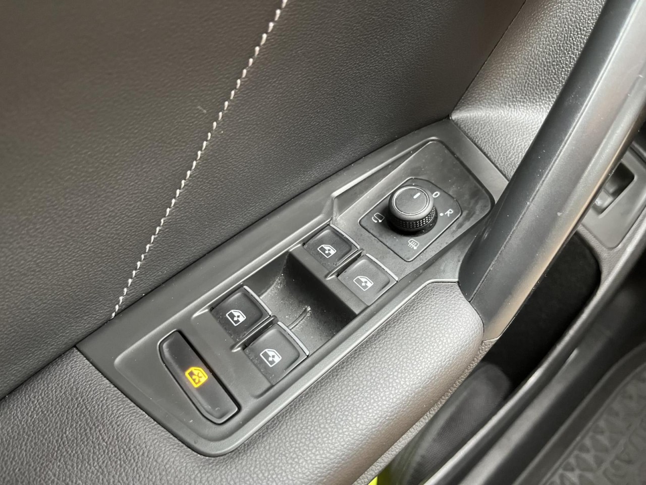 Tiguan Allspace 2,0 TDI DSG 4Motion R-Line BlackStyle (AHK+Navi+Pano)