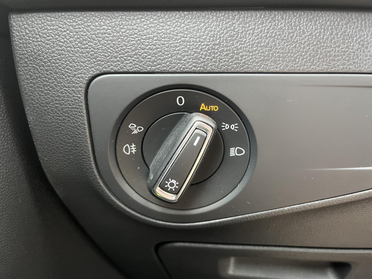 Tiguan Allspace 2,0 TDI DSG 4Motion R-Line BlackStyle (AHK+Navi+Pano)