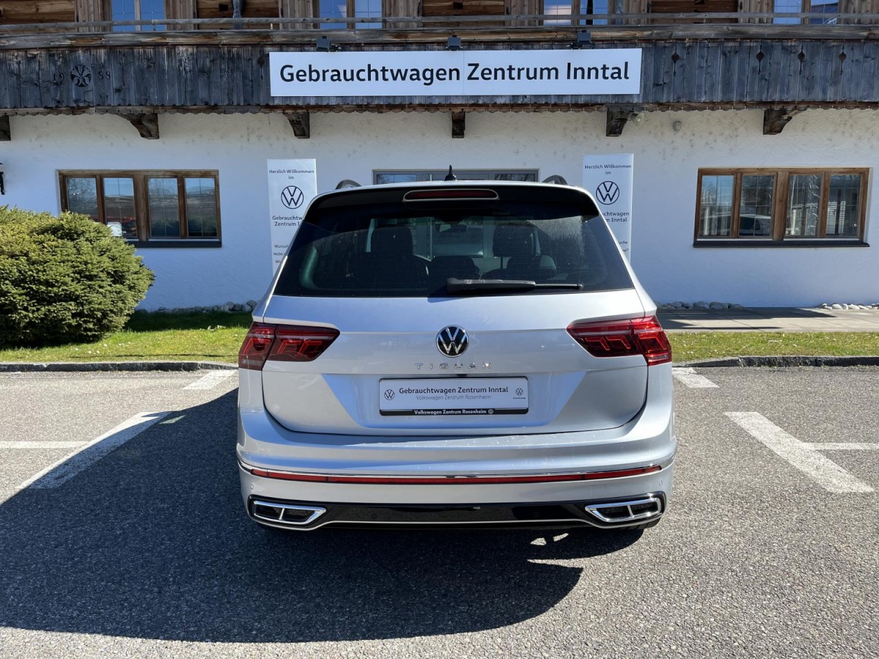 Tiguan 2,0 TDI DSG R-Line (Navi+Stanhzg.+AHK+RearView)