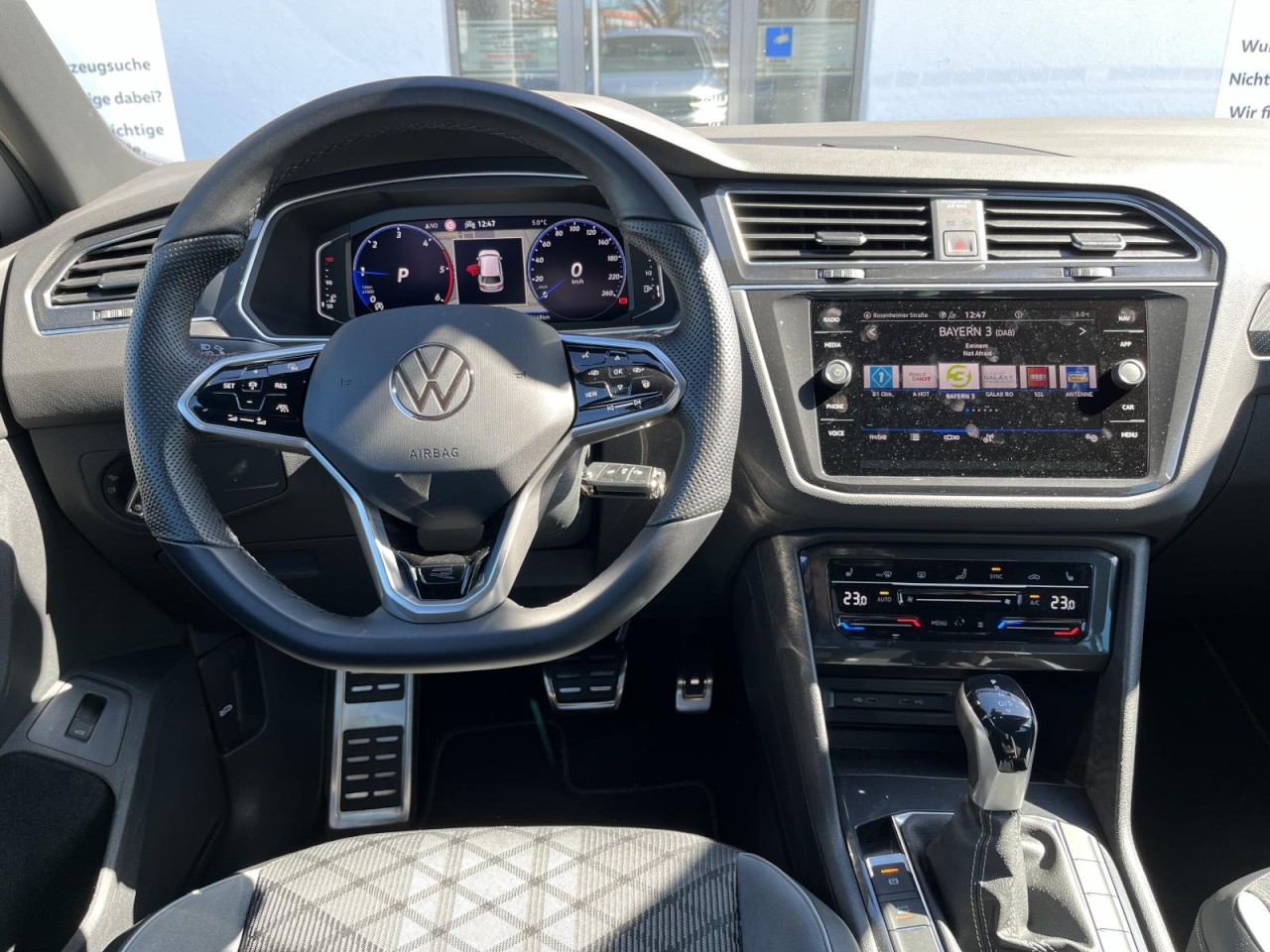 Tiguan 2,0 TDI DSG R-Line (Navi+Stanhzg.+AHK+RearView)