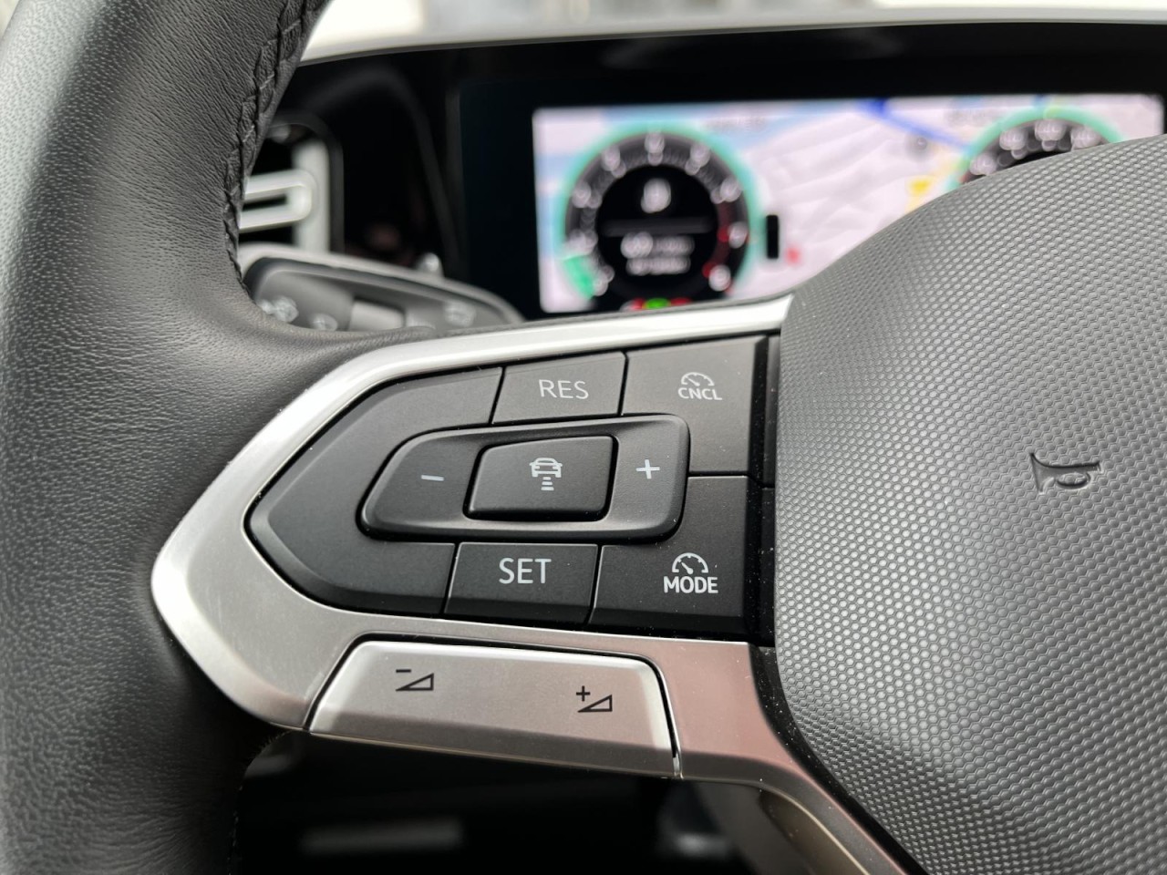 Tiguan 1,5 eTSI DSG Elegance (IQLight+AHK+Navi)