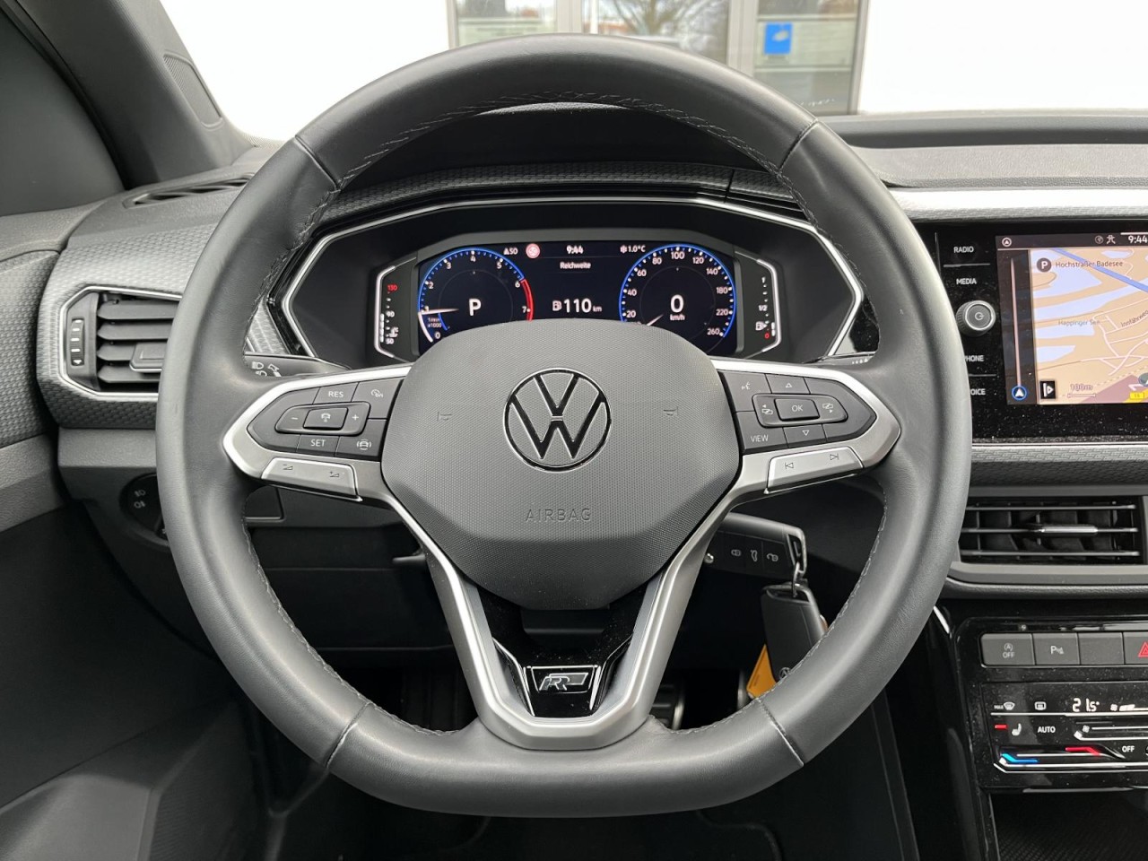 T-Cross 1,0 TSI DSG R-Line (Navi+RearView+LED)