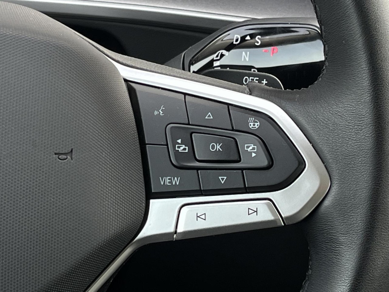 Tayron 2,0 TDI DSG Life 4Motion 7-Sitze (AHK+IQLight+RearView)