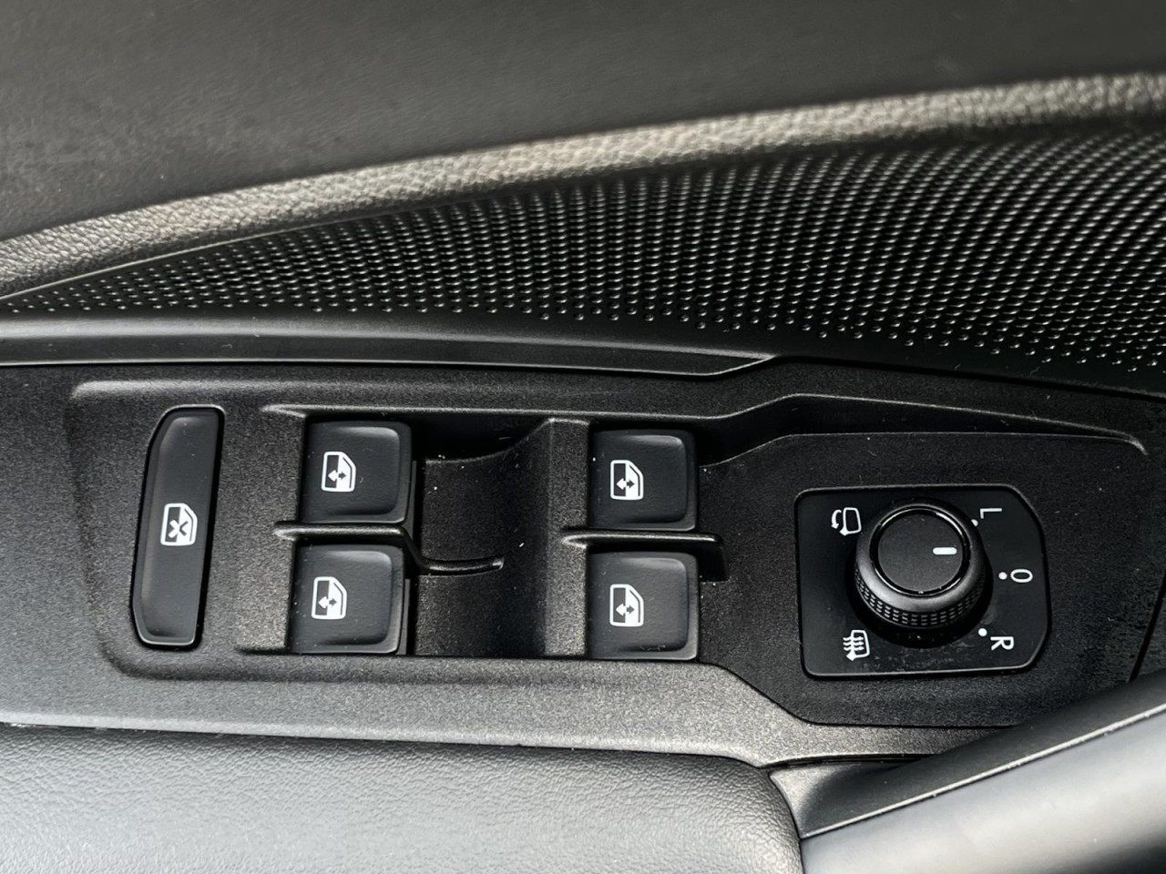 Tayron 2,0 TDI DSG Life 4Motion 7-Sitze (AHK+IQLight+RearView)