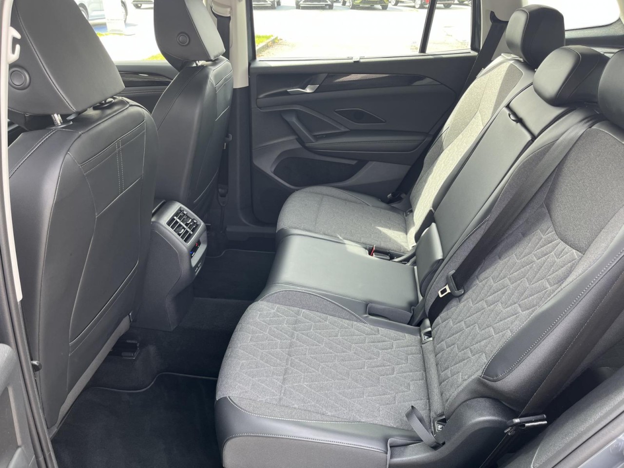 Tayron 2,0 TDI DSG Life 4Motion 7-Sitze (AHK+IQLight+RearView)