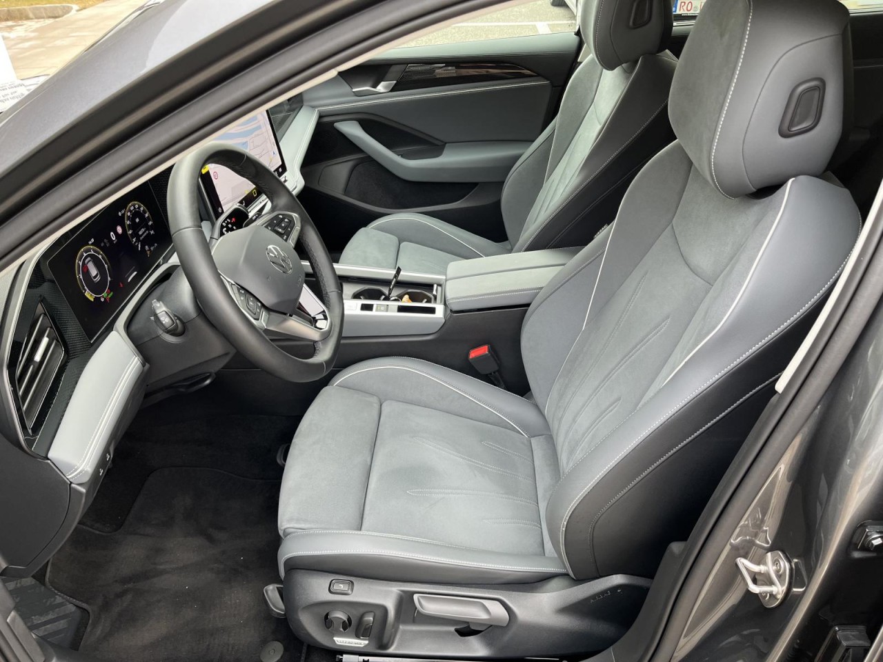 Passat Variant 1,5 TSI DSG Bussines (Navi+LED+RearView)