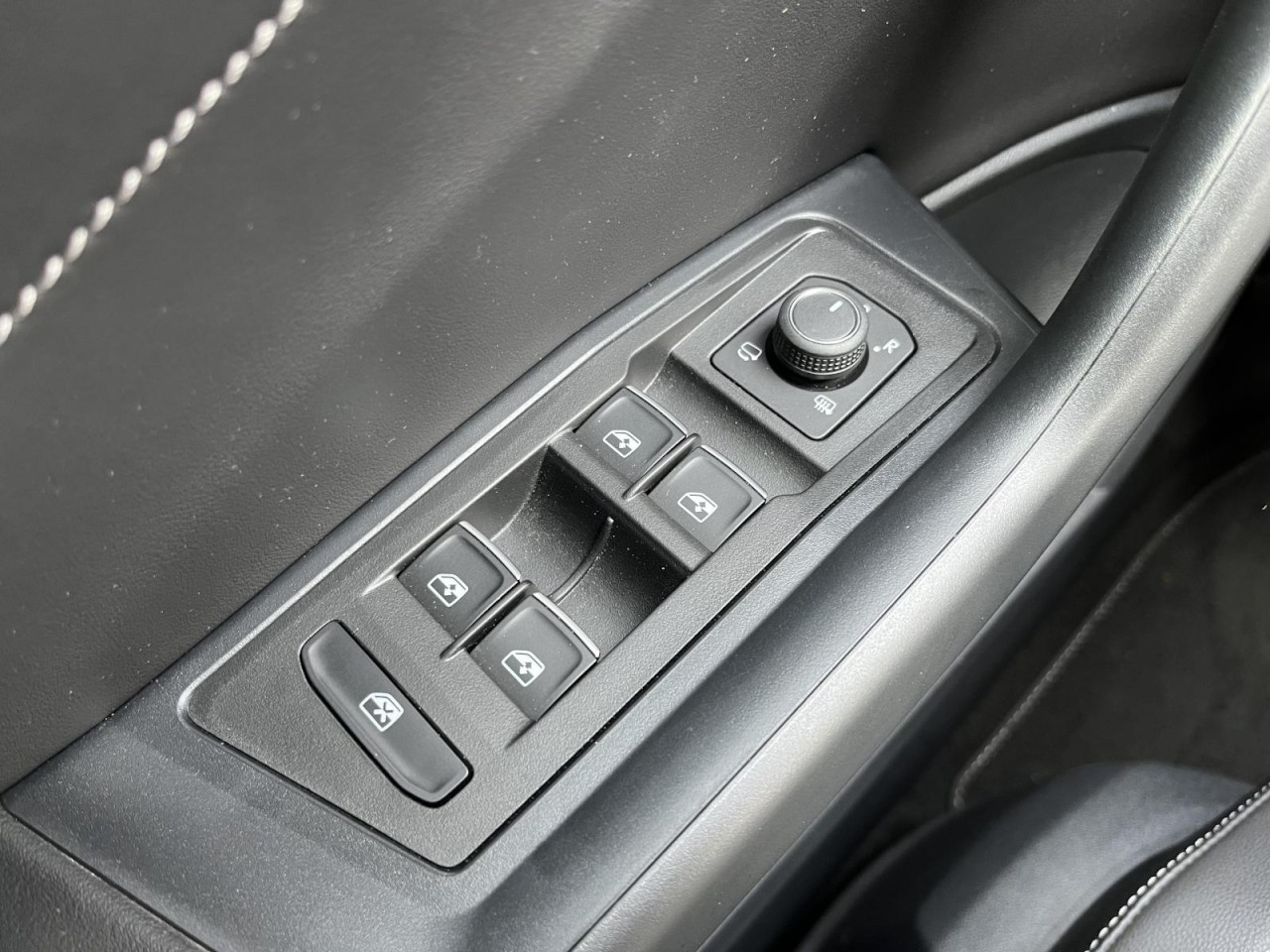 T-Roc 1,0 TSI R-Line (LED+ACC+AppConnect) Klima