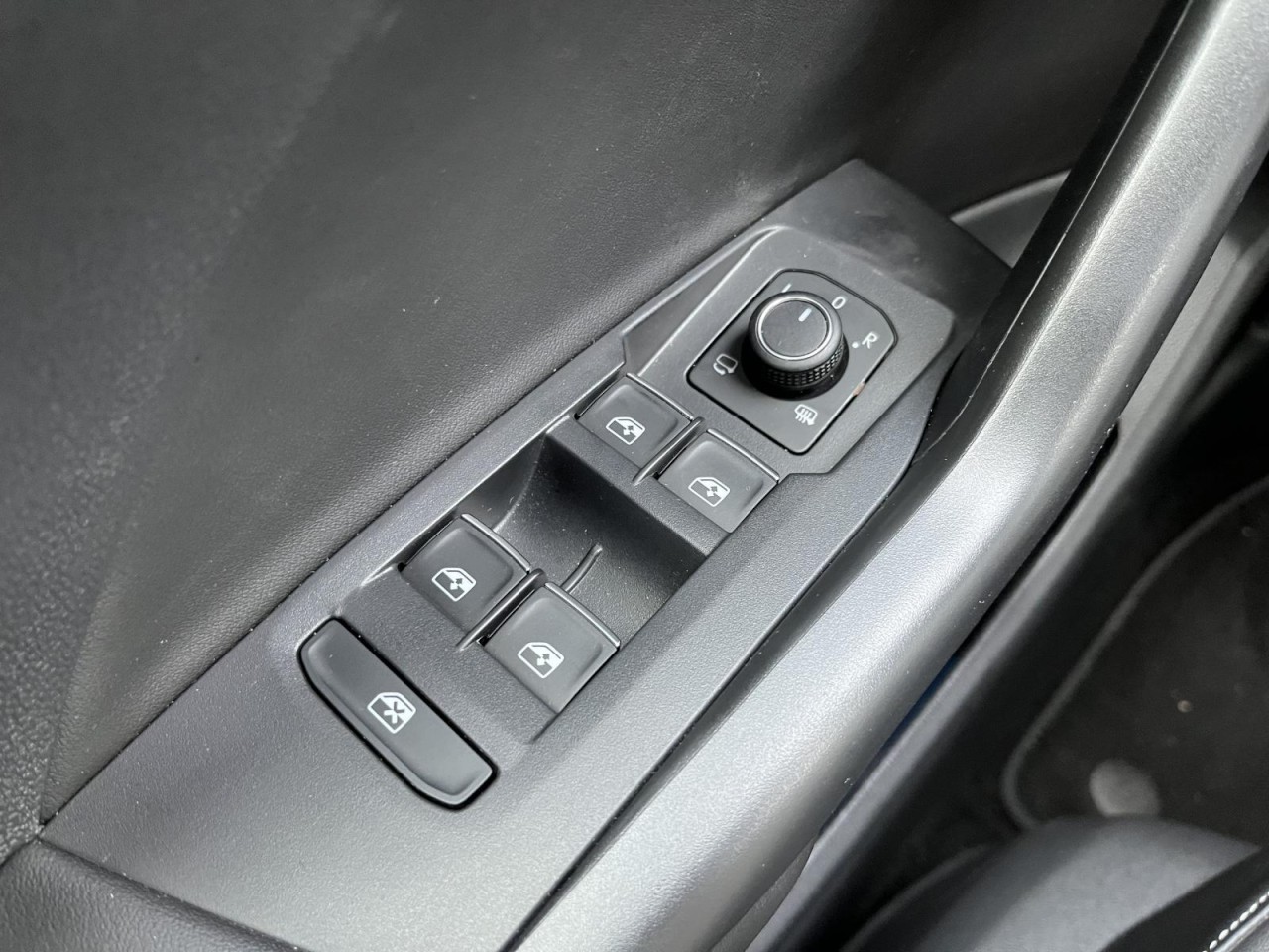 T-Cross 1,0 TSI Goal (Navi+LED+ACC+Sitzhzg.)