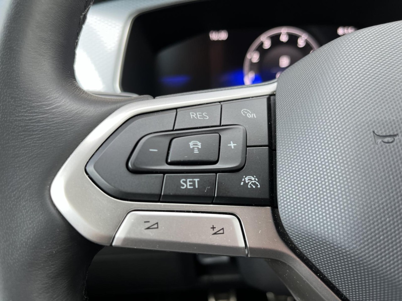 T-Cross 1,0 TSI Goal (Navi+LED+ACC+Sitzhzg.)