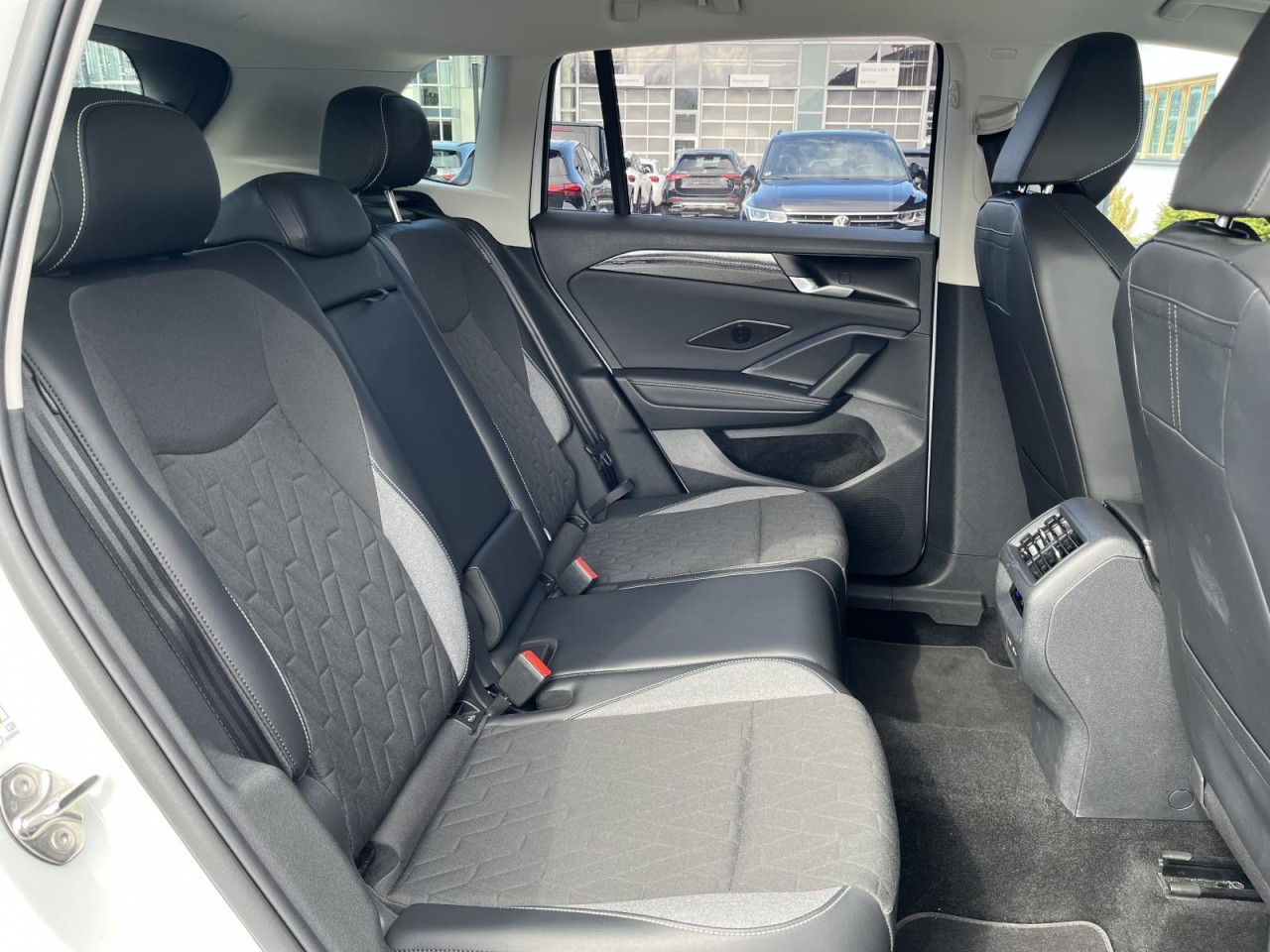 Tiguan 2,0 TDI DSG Goal (Navi+LED+AHK+RearView+ACC)