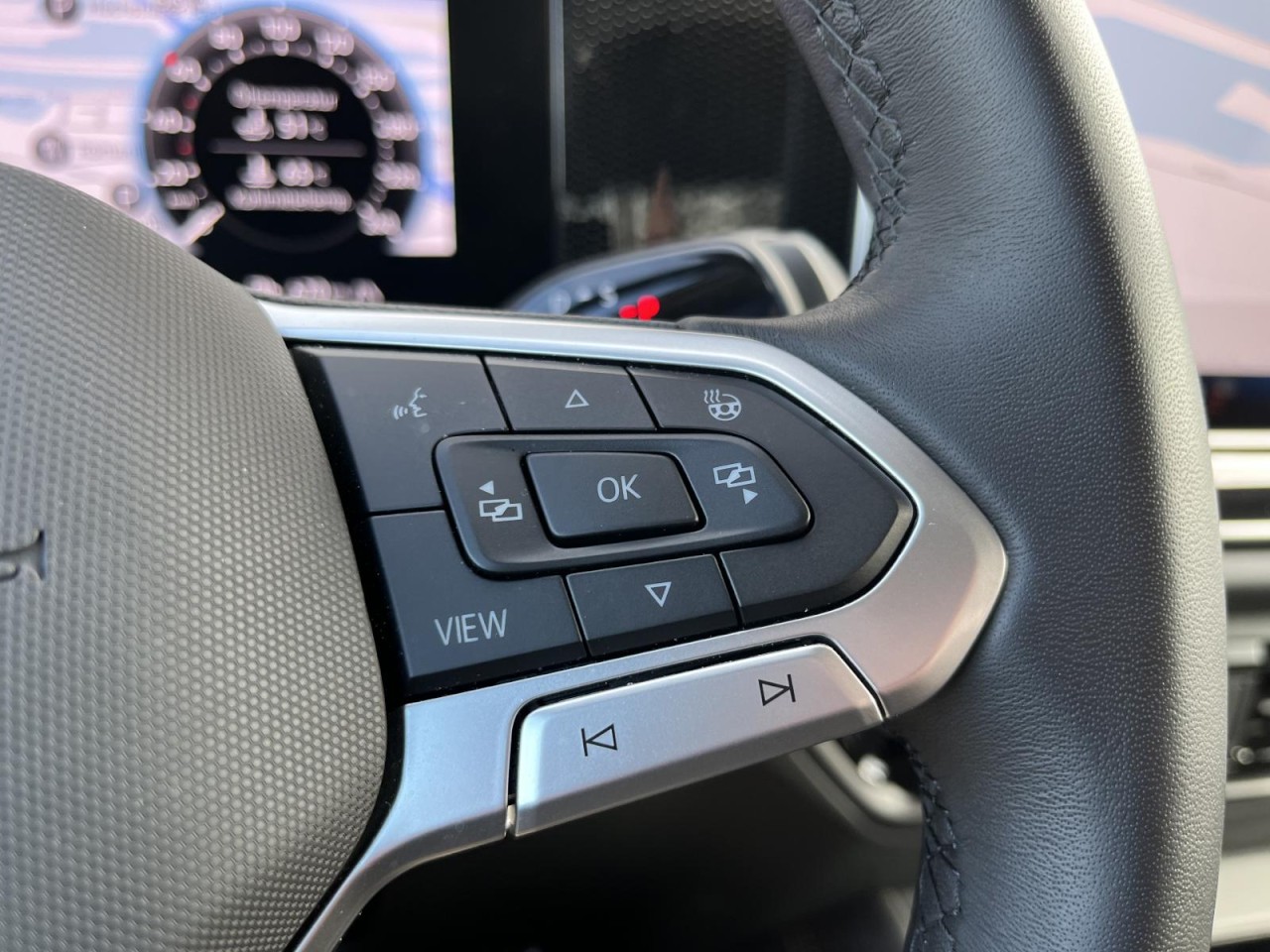 Tiguan 2,0 TDI DSG Goal (Navi+LED+AHK+RearView+ACC)