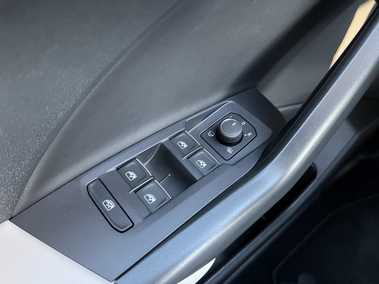 T-Cross 1,0 TSI DSG Style (IQLight+ACC+Navi+RearView)