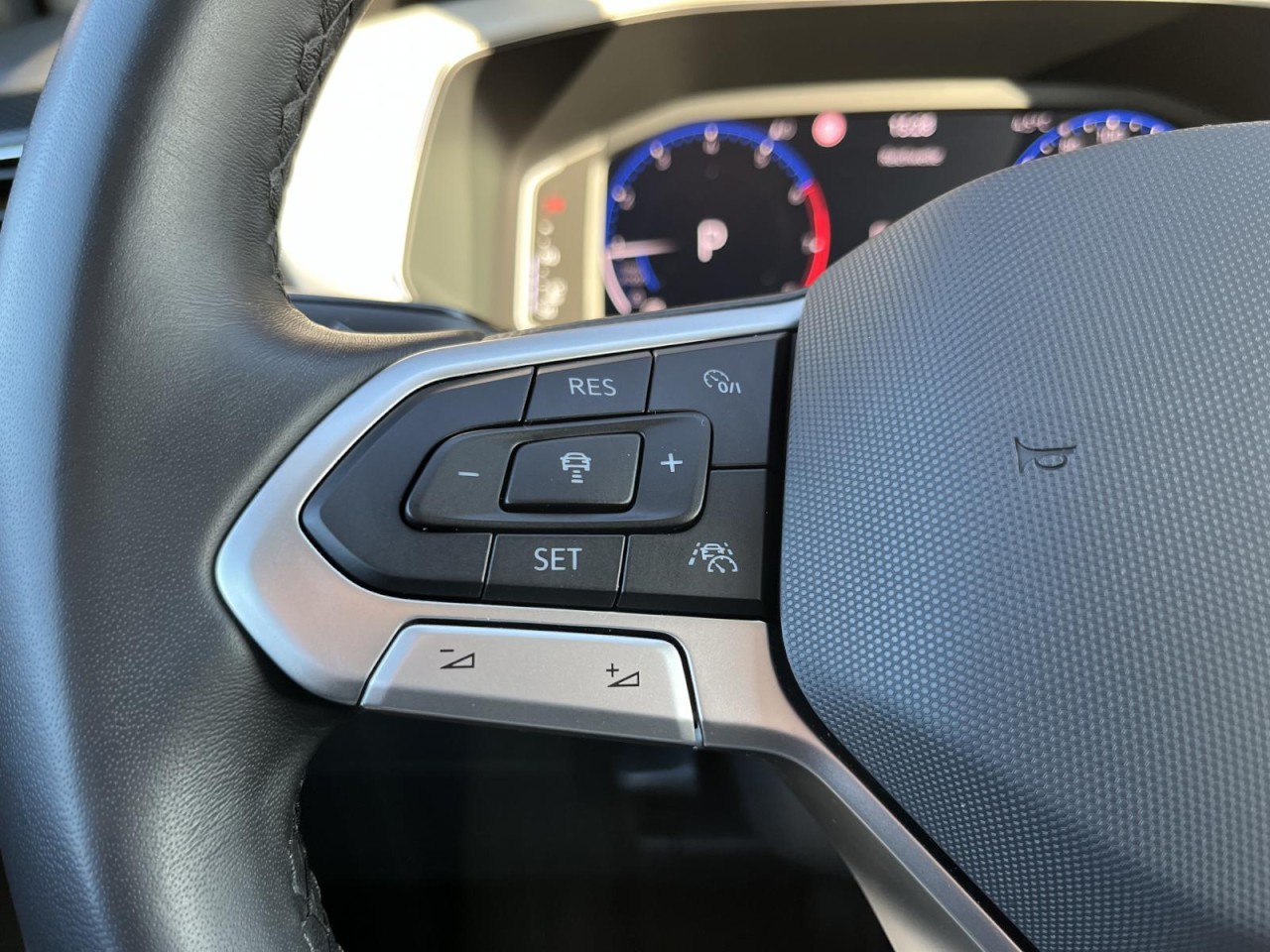 T-Cross 1,0 TSI DSG Style (IQLight+ACC+Navi+RearView)