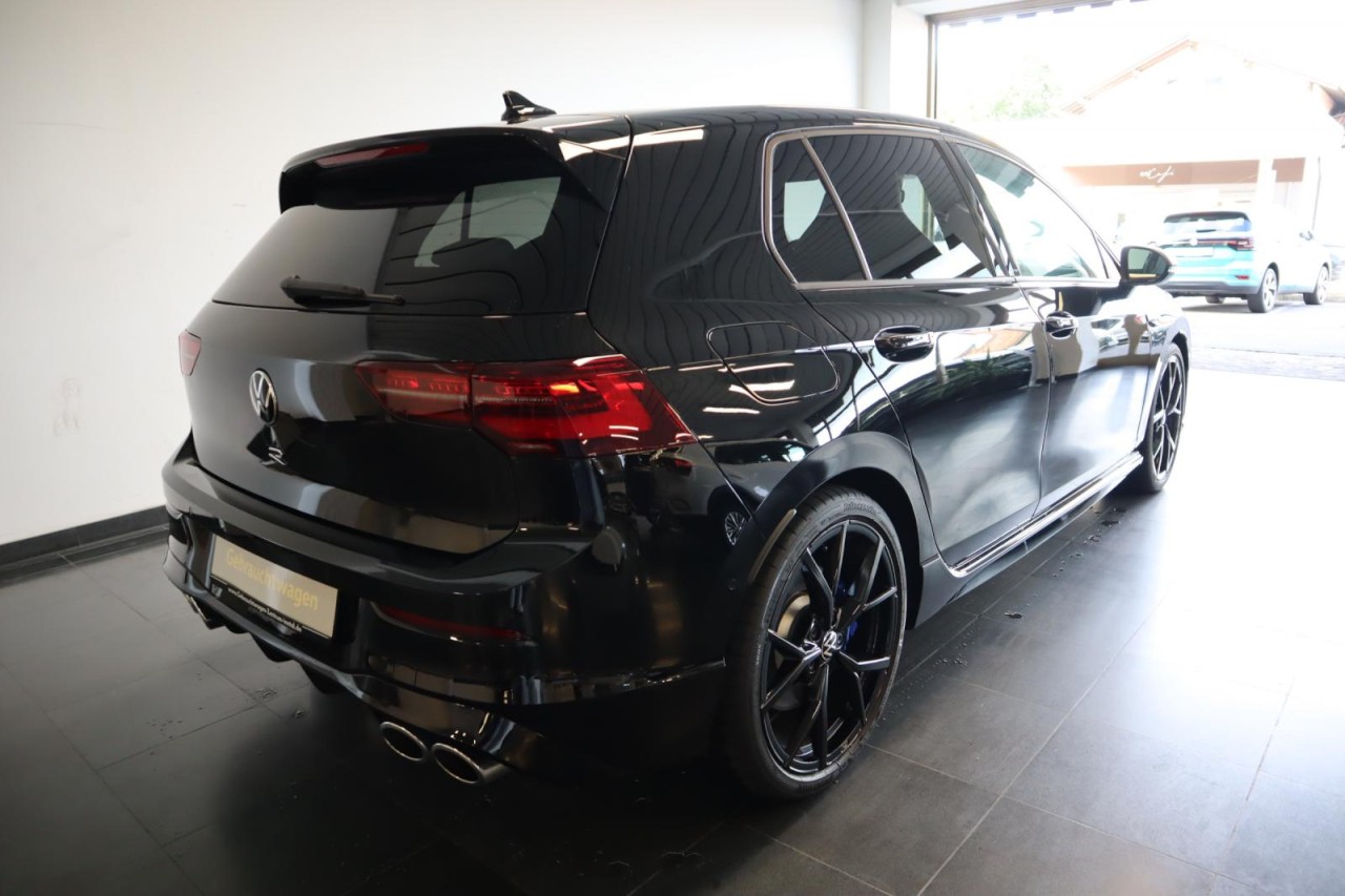 Golf VIII R 2,0 TSI DSG 4Motion (LED+DCC+RearView)